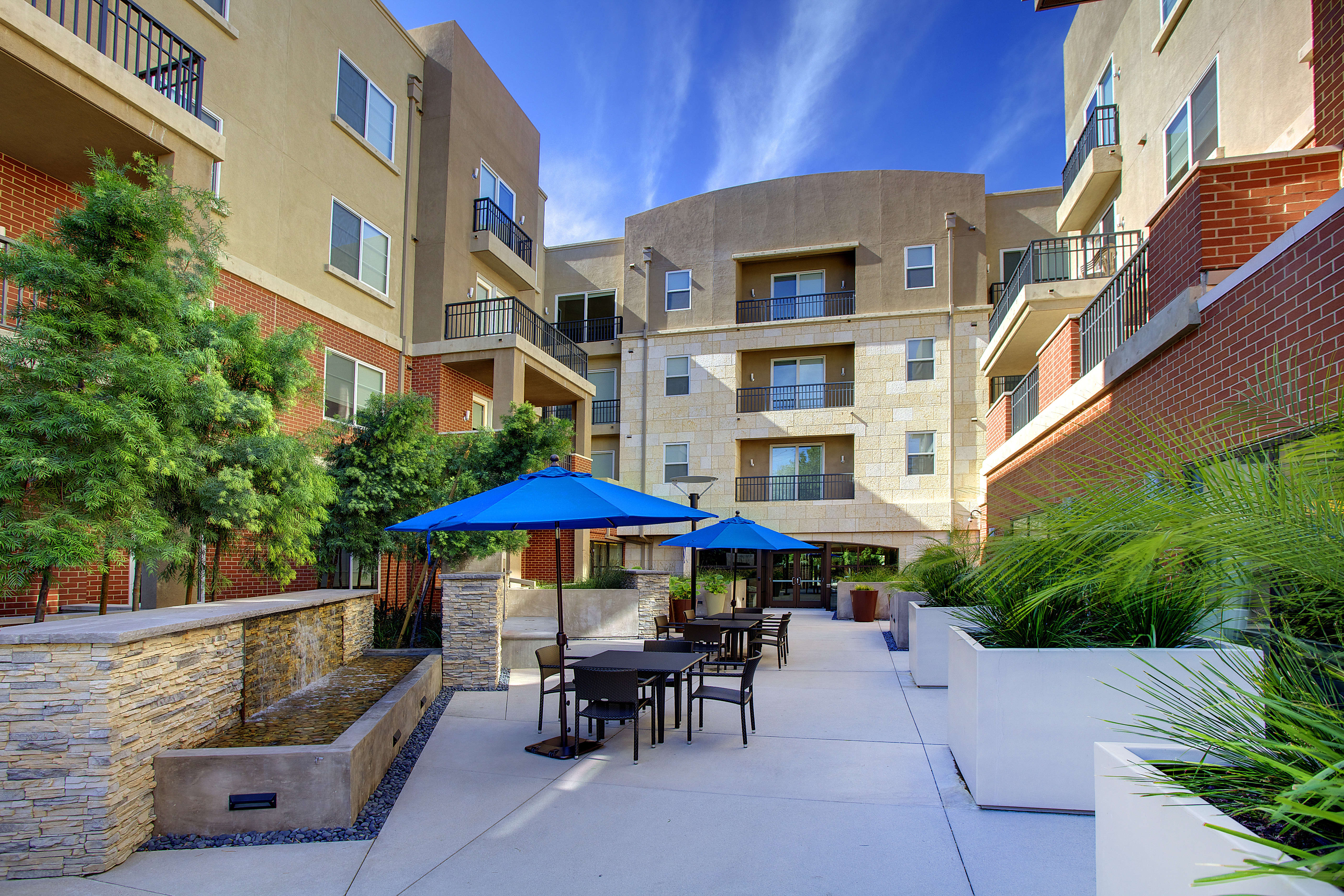 Fountainview at Eisenberg Village Courtyard